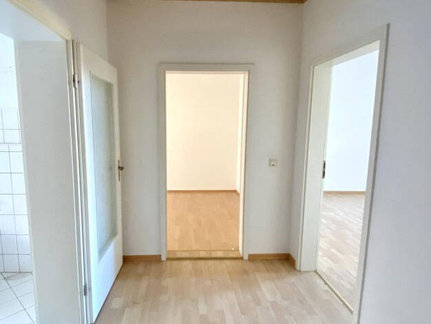 Wohnung zur Miete 320 € 2 Zimmer 66,5 m² Altenburg 04600