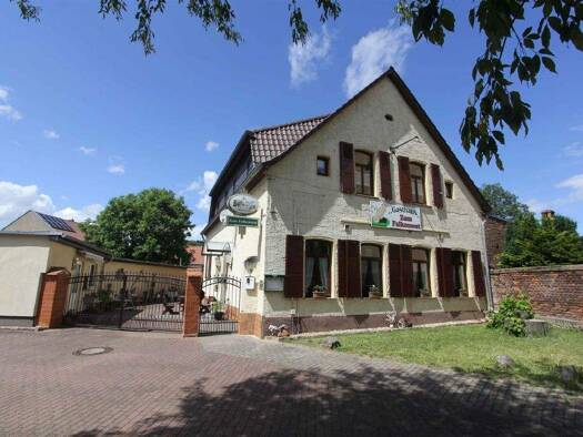 Wohn- und Geschäftshaus zum Kauf als Kapitalanlage geeignet 290.000 € 543 m² 1.461 m² Grundstück Stumsdorf Zörbig 06780