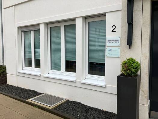 Büro zur Miete provisionsfrei 1.800 € 4 Zimmer 100,7 m² Bürofläche Niederkassel Düsseldorf 40547