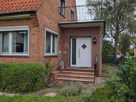 Einfamilienhaus zur Miete 1.300 € 4 Zimmer 130 m² 800 m² Grundstück frei ab 01.12.2026 Bad Segeberg 23795