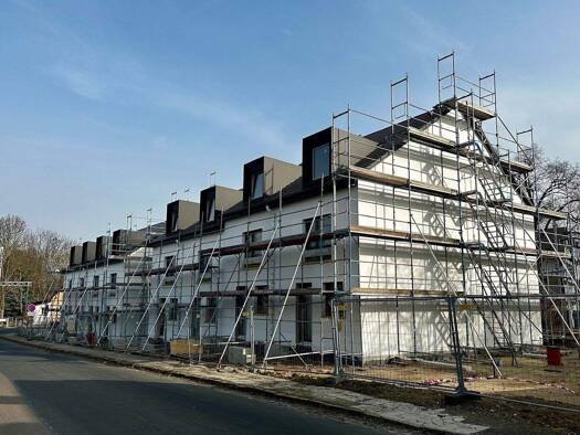 Reihenendhaus zum Kauf - Erstbezug provisionsfrei 419.990 € 5 Zimmer 145 m² 211,3 m² Grundstück Am Dorfplatz 23 Burghausen-Rückmarsdorf Leipzig 04178