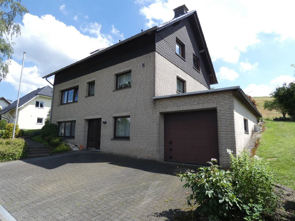 Mehrfamilienhaus zum Kauf 430.000 € 8 Zimmer 246,5 m²<br/>Wohnfläche 722 m²<br/>Grundstück Neuenkleusheim Olpe-Neuenkleusheim 57462