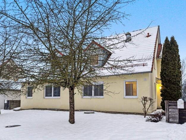 Doppelhaushälfte zum Kauf 239.000 € 4 Zimmer 135 m² 480 m² Grundstück Kulmain 95508