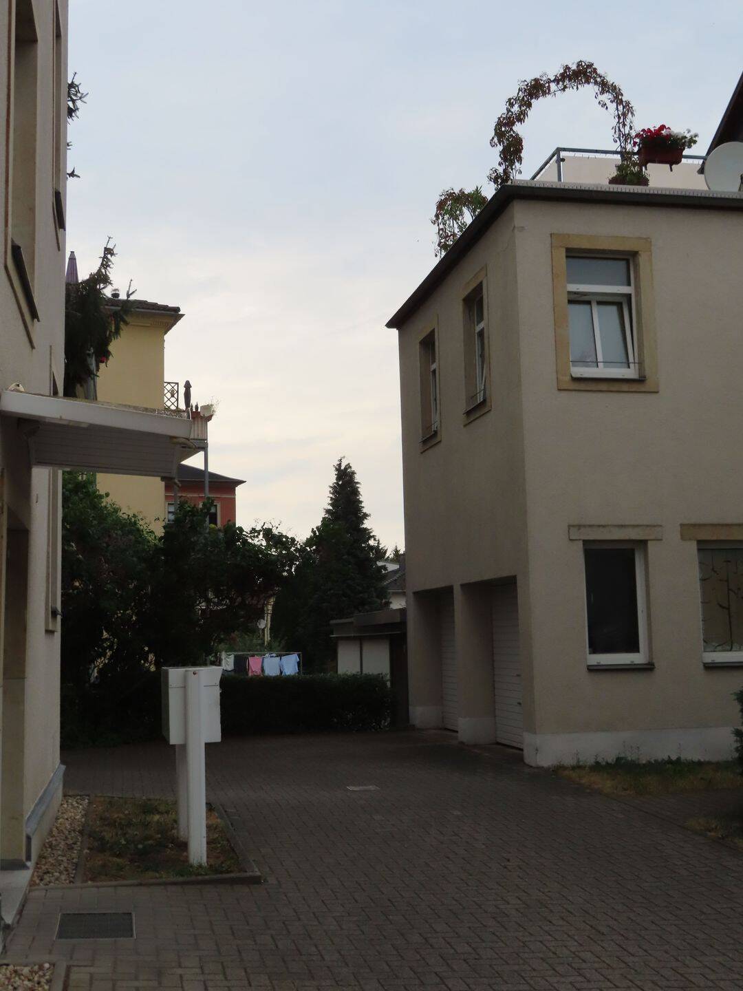 Property thumbnail 2