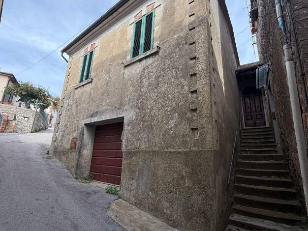 Reihenmittelhaus zum Kauf 78.000 € 4 Zimmer 120 m² 250 m² Grundstück frei ab sofort Massa Marittima 58024