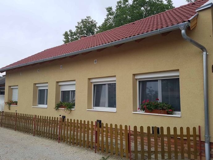 Haus zum Kauf provisionsfrei 354.000 € 3 Zimmer 117 m²<br/>Wohnfläche 405 m²<br/>Grundstück Balatonföldvár 8623