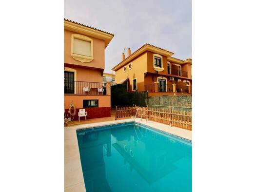 Chalet zum Kauf 595.000 € 5 Zimmer 242 m² Alhaurín de la Torre 29130