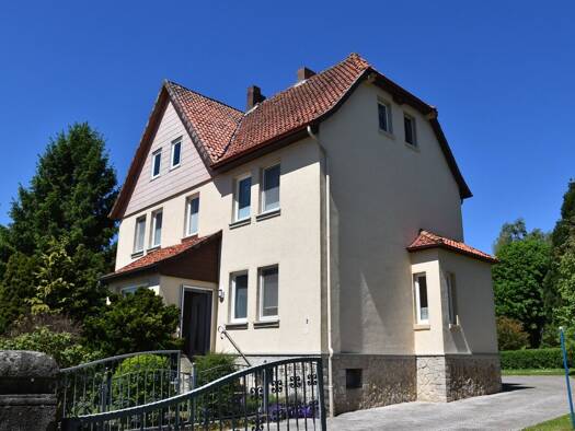 Villa zum Kauf 299.000 € 6,5 Zimmer 217 m² 2.012 m² Grundstück Petze Sibbesse 31079