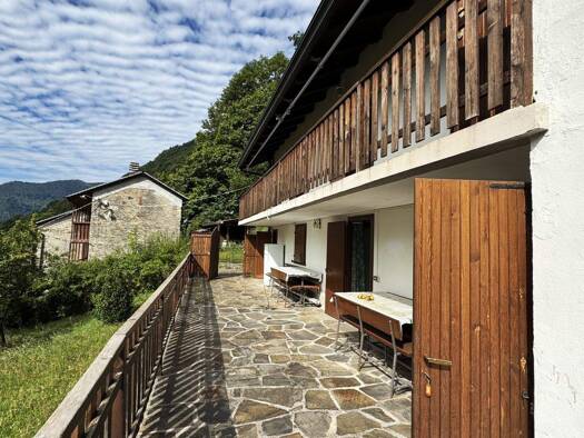 Einfamilienhaus zum Kauf 200.000 € 4 Zimmer 114 m² 2.000 m² Grundstück frei ab sofort Cossogno