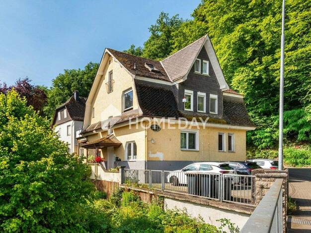 Einfamilienhaus zum Kauf 420.000 € 9 Zimmer 300 m² 900 m² Grundstück Aßlar 35614