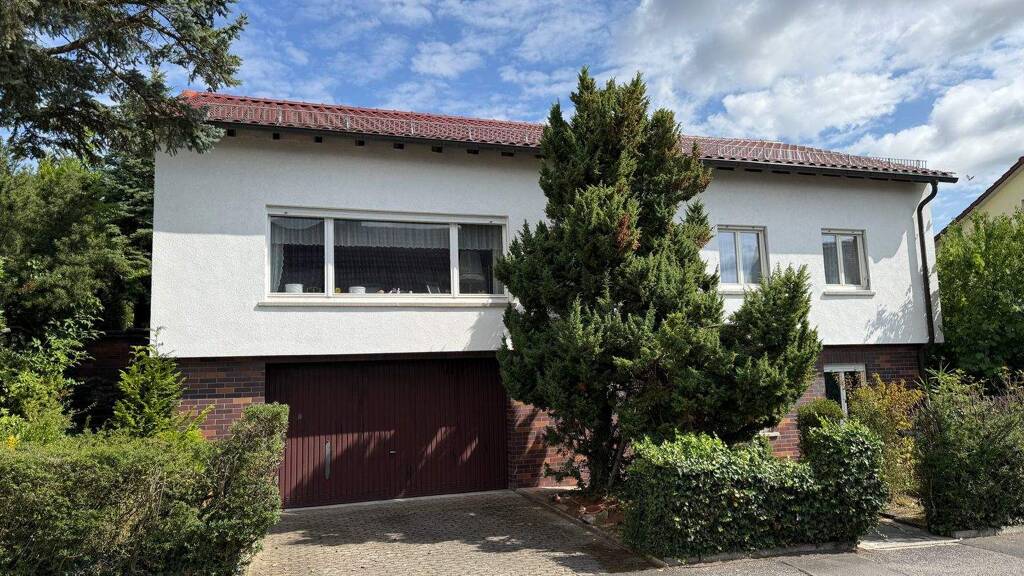 Einfamilienhaus zum Kauf 395.000 € 6 Zimmer 165,9 m² 619 m² Grundstück frei ab sofort Repperndorf Kitzingen 97318