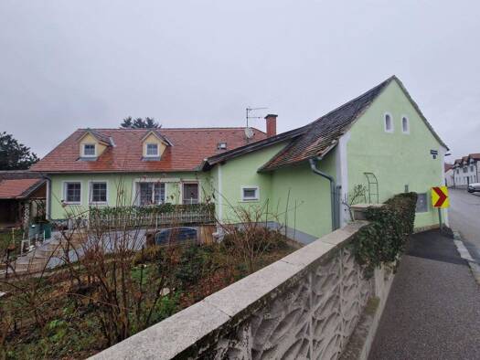 Einfamilienhaus zum Kauf 397.000 € 6 Zimmer 130 m² 1.566 m² Grundstück Hollabrunn 2020