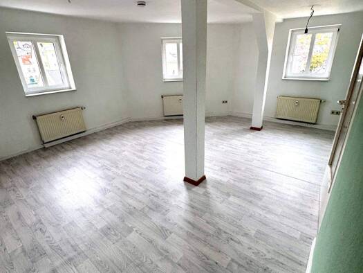 Wohnung zur Miete 310 € 2 Zimmer 58,6 m² frei ab sofort Lutherstraße 2 Ostviertel Gera 07546