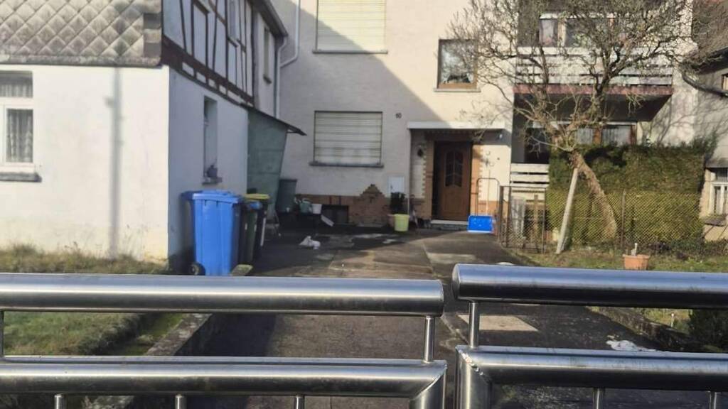 Einfamilienhaus zum Kauf 159.000 € 7 Zimmer 160 m² 750 m² Grundstück Frankenbach Biebertal 35444