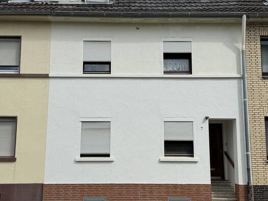 Reihenmittelhaus zum Kauf 195.000 € 7 Zimmer 125 m² 217 m² Grundstück frei ab sofort Giesenkirchen Mönchengladbach 41238