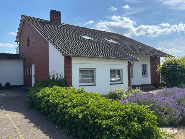 Mehrfamilienhaus zum Kauf 327.000 € 6 Zimmer 230 m² 693 m² Grundstück Mennighüffen Löhne 32584