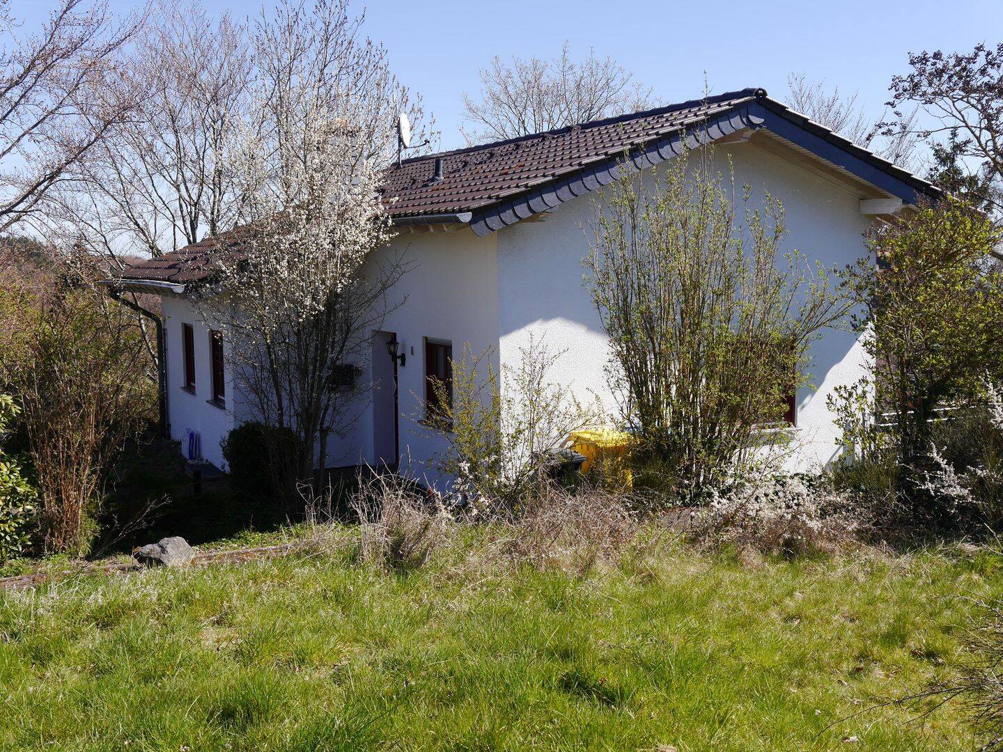 Immobilie in Oberdürenbach - Ein wunderschönes, massiv erbautes Ferienhaus in ländlicher Umgebung - Bild 2