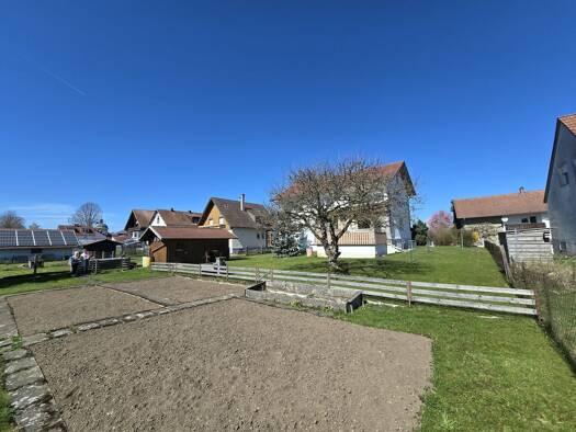 Mehrfamilienhaus zum Kauf 648.000 € 8 Zimmer 330 m² 1.079 m² Grundstück Kapelle Markt Rettenbach 87733