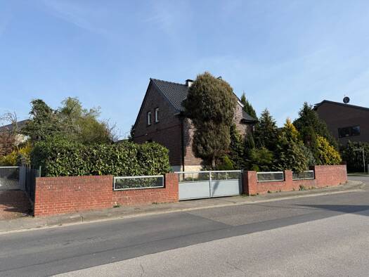 Einfamilienhaus zum Kauf 180.000 € 5 Zimmer 90 m² 675 m² Grundstück Lambertusstr. 40 Birgelen Wassenberg 41849