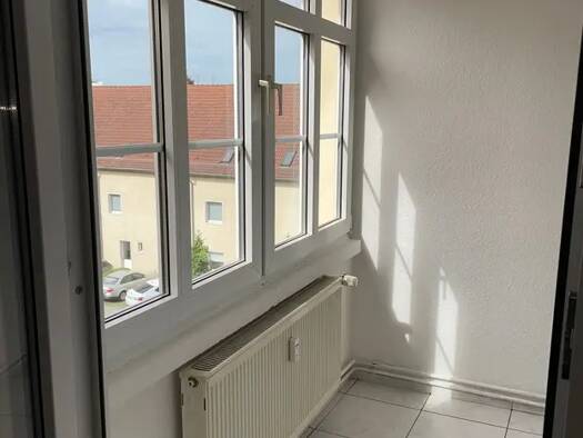Wohnung zur Miete 575 € 3 Zimmer 92 m² 3. Geschoss frei ab sofort Industrietor 9 Leuna 06237