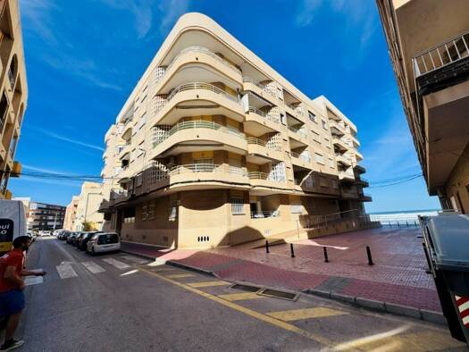 Wohnung zum Kauf provisionsfrei 350.000 € 4 Zimmer 130 m² La Mata 03188