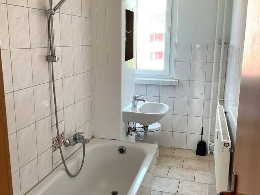 Wohnung zur Miete 490 € 4 Zimmer 71,8 m² 3. Geschoss Neustädter Straße 34 Thale Thale 06502