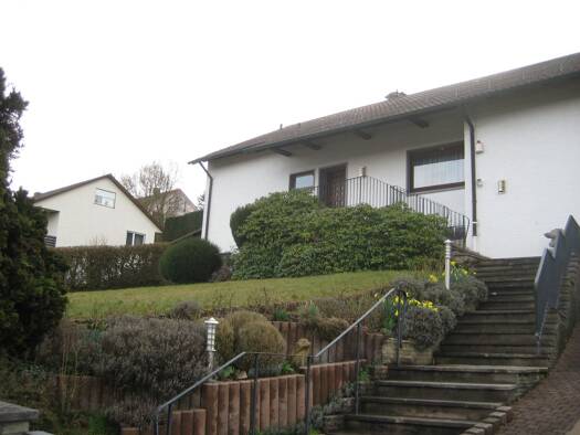 Einfamilienhaus zum Kauf 460.000 € 6 Zimmer 213 m² 1.672 m² Grundstück frei ab sofort Hofgarten Wertheim 97877