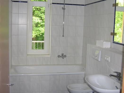 Wohnung zum Kauf 82.500 € 3 Zimmer 75 m² Südvorstadt Plauen 08527