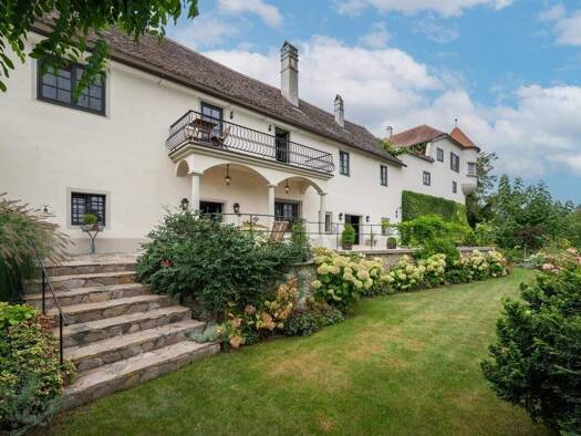 Herrenhaus zum Kauf 3.700.000 € 18 Zimmer 1.059,5 m² 4.717 m² Grundstück Straß im Straßertale 3491