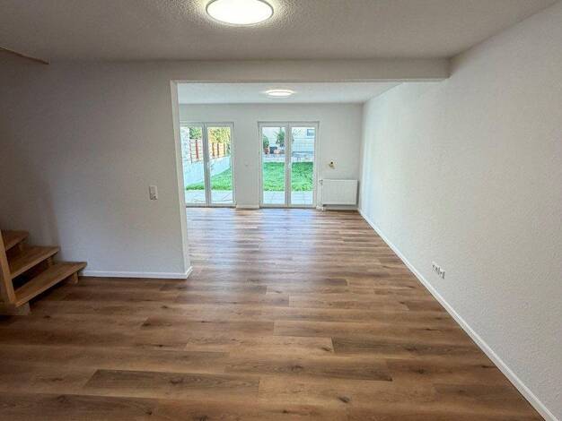 Reihenmittelhaus zum Kauf provisionsfrei 395.000 € 6 Zimmer 125 m² 204 m² Grundstück Clara-Schumann-Straße 4 Erfelden Riedstadt 64560