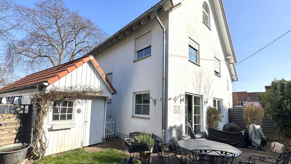 Doppelhaushälfte zum Kauf 678.000 € 5 Zimmer 128 m² 203 m² Grundstück frei ab 01.07.2026 Sindlingen Frankfurt am Main 65931