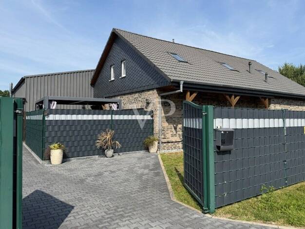 Einfamilienhaus zum Kauf 585.000 € 7 Zimmer 245 m² 1.320 m² Grundstück Adelheidsdorf Adelheidsdorf 29352
