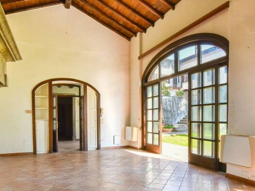 Haus zum Kauf 2.200.000 € 1.200 m² 4.750 m² Grundstück Daverio 21020