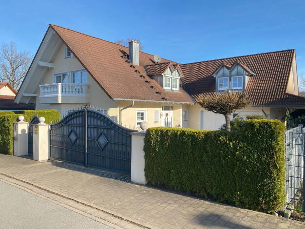 Mehrfamilienhaus zum Kauf provisionsfrei 759.000 € 7 Zimmer 240 m² 753 m² Grundstück Gruol Haigerloch 72401