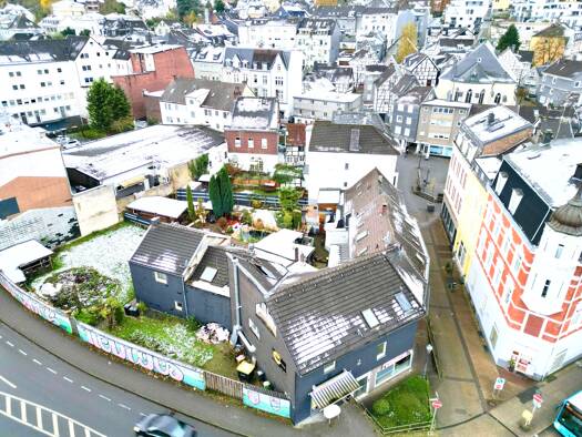 Haus zum Kauf 299.000 € 327 m² 764 m² Grundstück Neviges Velbert 42553
