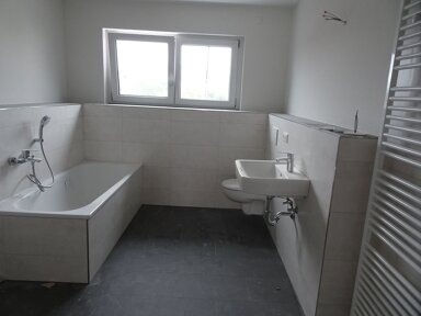 Wohnung zur Miete 700 € 4 Zimmer 118 m² frei ab sofort Maria-und-Georg-Dietrich-Straße Nordstadt Offenburg 77652