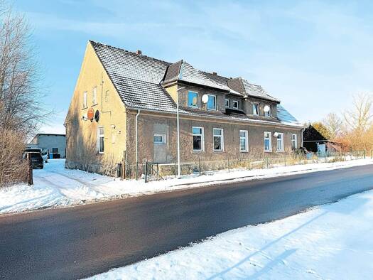 Mehrfamilienhaus zum Kauf 15.500 € 1 Zimmer 271 m² 3.676 m² Grundstück Dorfstraße 30 Peeselin Hohenmocker OT Strehlow 17111
