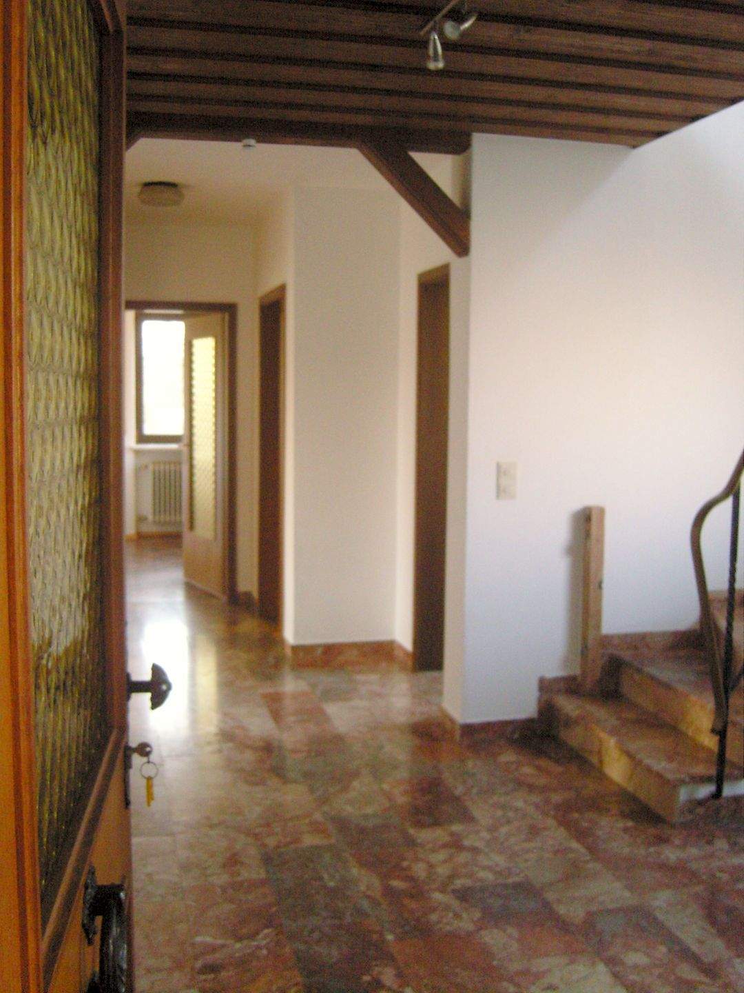 Immobilie in Mauern - Großzügiges EFH mit eingewachsenem Garten in schöner, ruhiger Lage - Bild 2