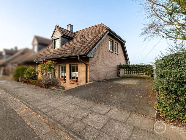 Doppelhaushälfte zum Kauf 399.000 € 4 Zimmer 129,2 m² 282 m² Grundstück Hennef Hennef (Sieg) 53773