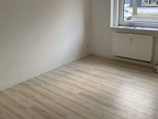 Wohnung zur Miete 520 € 4 Zimmer 80,8 m² EG frei ab sofort Auestraße 114 Glauchau 08371