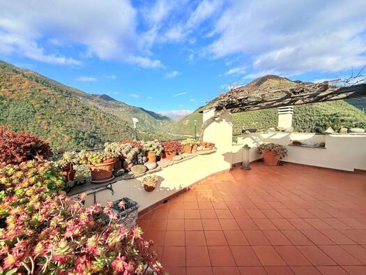 Stadthaus zum Kauf 165.000 € 5 Zimmer 120 m² frei ab sofort Vicolo Castello 7 Montalto Ligure 18010