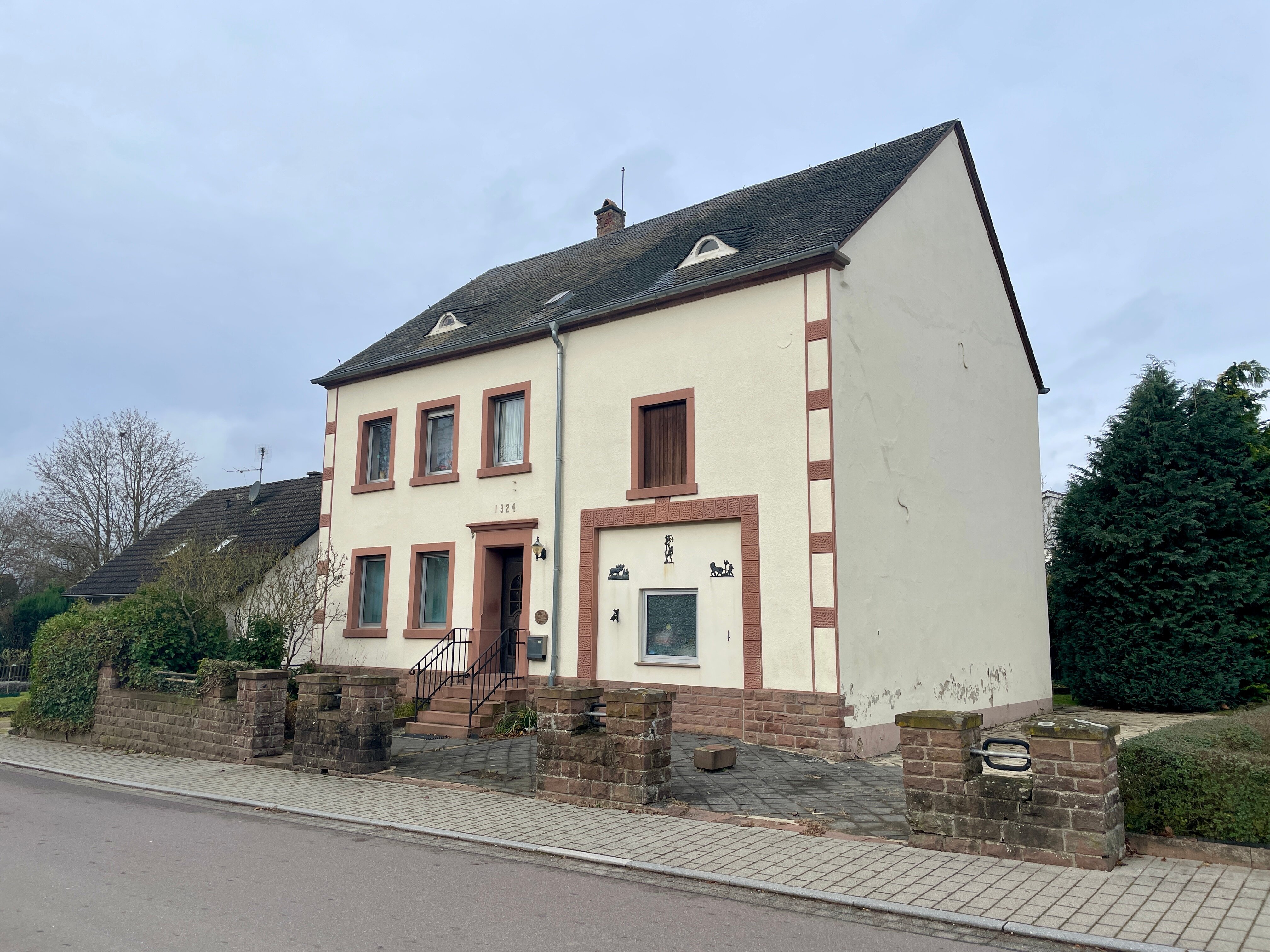 Haus zum Kauf 179.000 € 5 Zimmer 150 m²<br/>Wohnfläche 599 m²<br/>Grundstück ab sofort<br/>Verfügbarkeit Speicher 54662