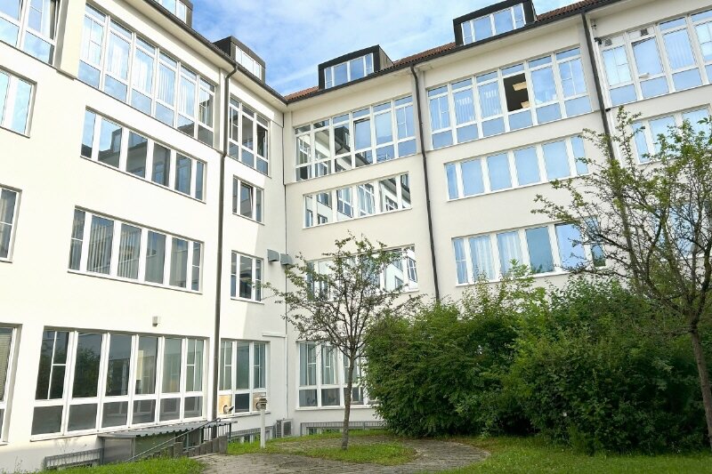 Bürofläche zur Miete provisionsfrei 14,50 € 345 m²<br/>Bürofläche ab 147 m²<br/>Teilbarkeit Unterhaching 82008