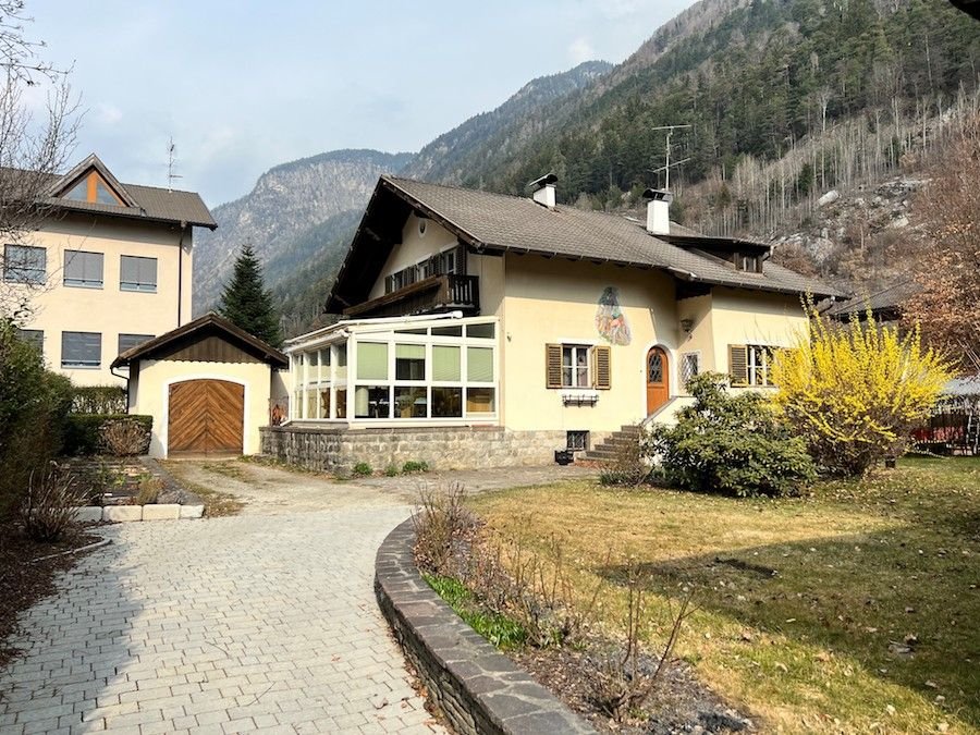 Villa zum Kauf 700.000 € 9 Zimmer 301 m²<br/>Wohnfläche 858 m²<br/>Grundstück Franzensfeste 39045