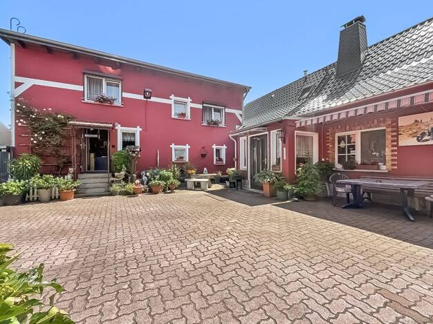 Einfamilienhaus zum Kauf 269.100 € 10 Zimmer 264 m² 676 m² Grundstück Köthen Köthen 06366