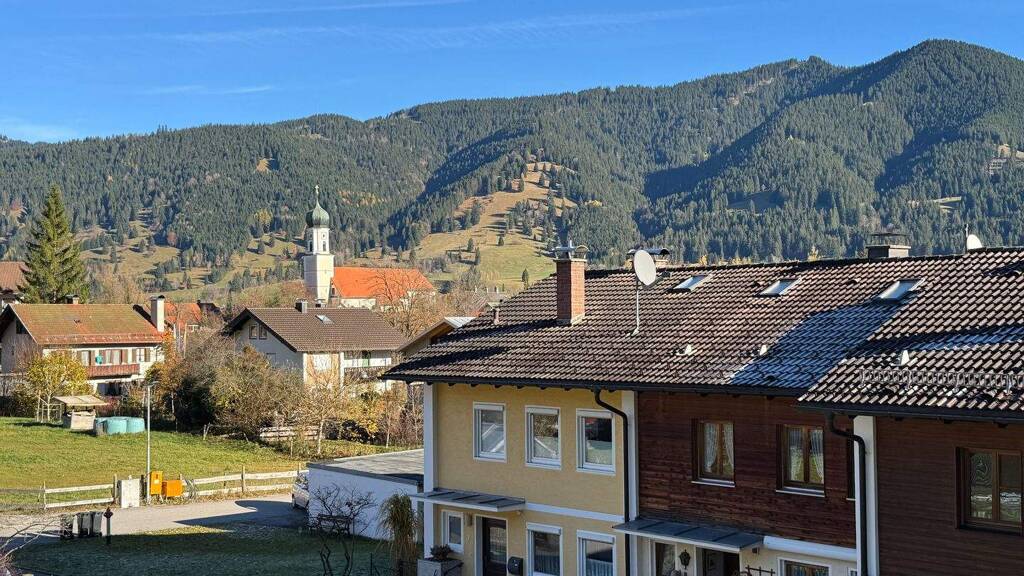 Reihenmittelhaus zum Kauf 498.000 € 5 Zimmer 90 m² 140 m² Grundstück frei ab sofort Oberammergau 82487