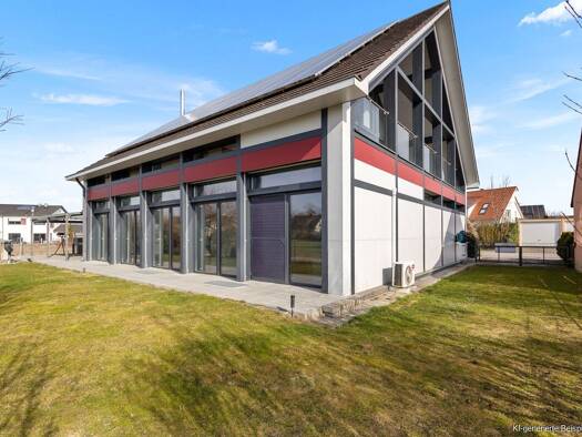 Einfamilienhaus zum Kauf 950.000 € 5 Zimmer 203 m² 575 m² Grundstück Neutraubling 93073