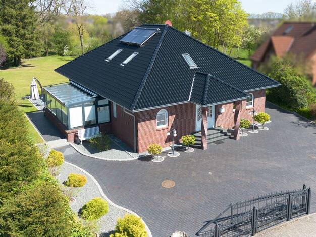 Einfamilienhaus zum Kauf 5 Zimmer 241 m² 2.059 m² Grundstück Wasbek 24647