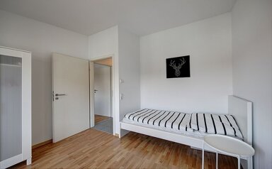 Wohnung zur Miete Wohnen auf Zeit 560 € 5 Zimmer 12 m² frei ab 06.01.2025 Aachener Straße 8 Neckarvorstadt Stuttgart 70376