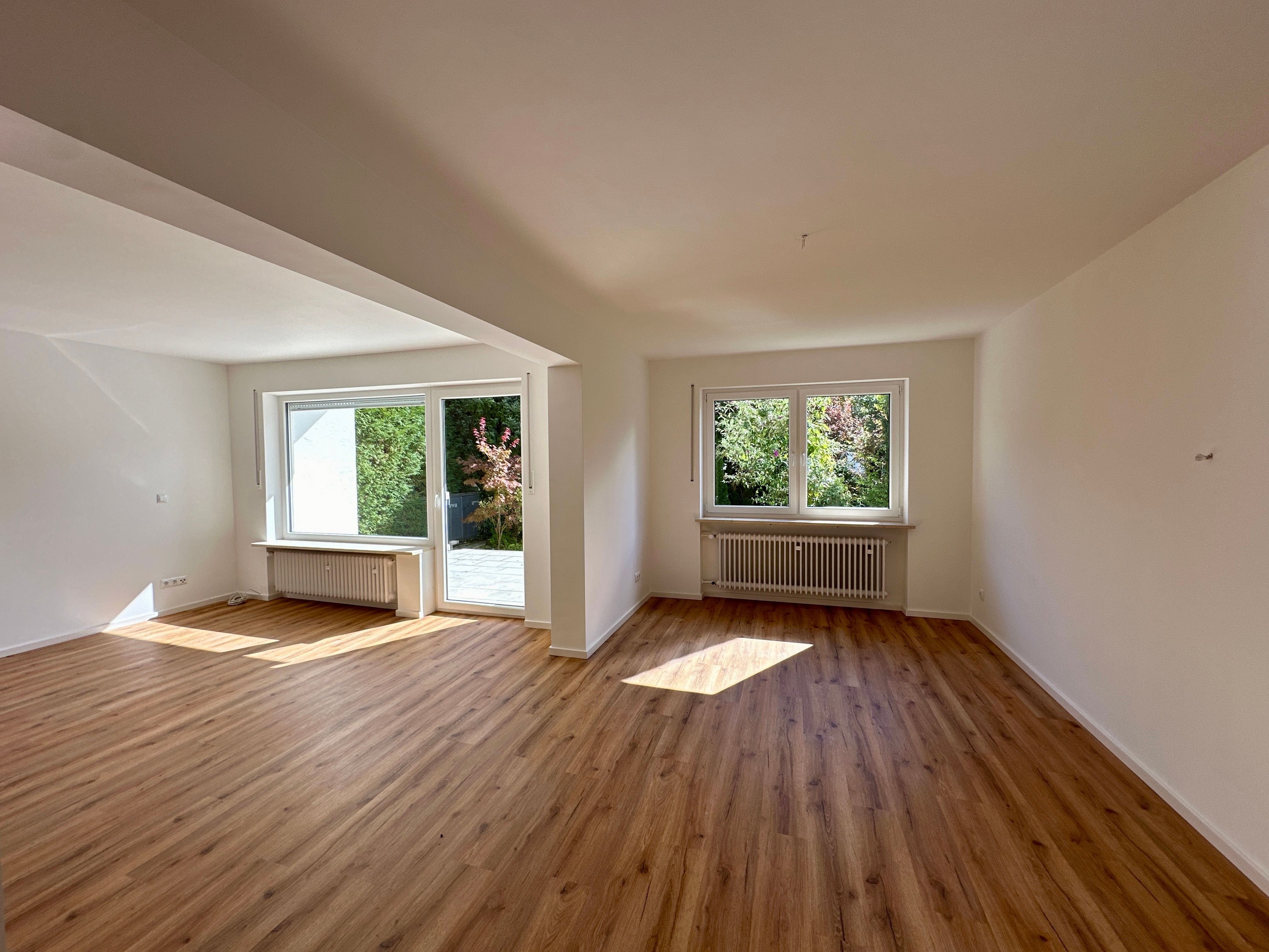 Doppelhaushälfte zum Kauf provisionsfrei 1.250.000 € 7 Zimmer 206 m²<br/>Wohnfläche 491 m²<br/>Grundstück ab sofort<br/>Verfügbarkeit Otterfing 83624